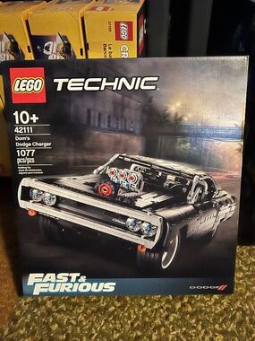 42111 Dom's Dodge Charger 1077 pcs NIB